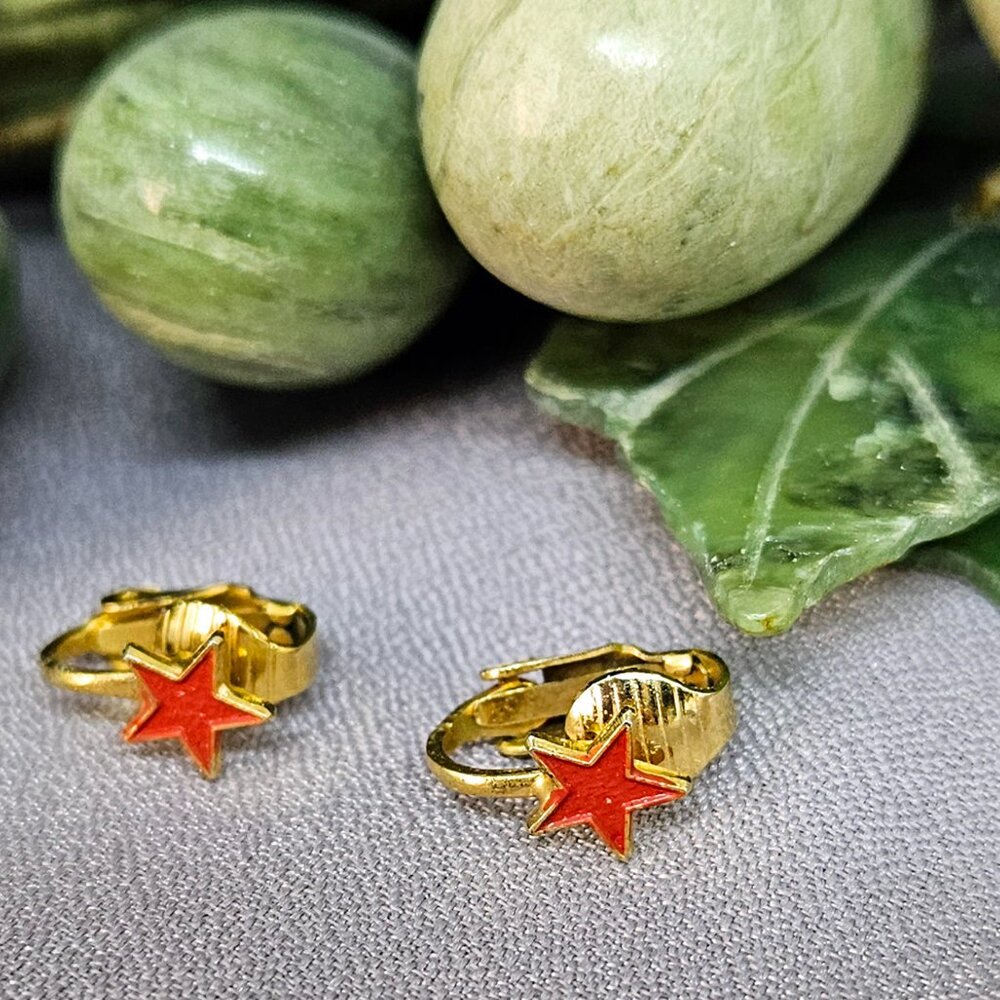 Clip-on Earrings, Red Hearts, Gold tone, Dainty, Petite, Cute - 1/2"